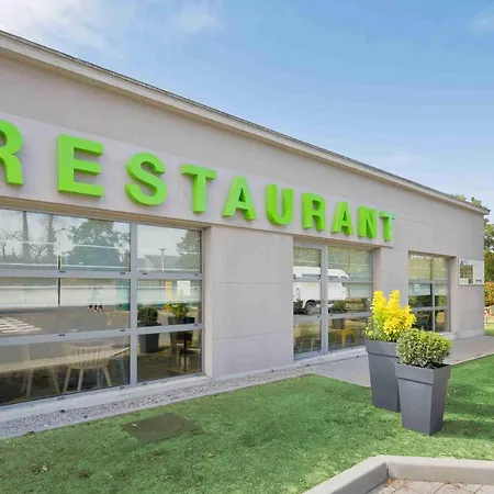 Hotel Campanile Roissy - Aeroport Cdg - Amelot Le Mesnil-Amelot